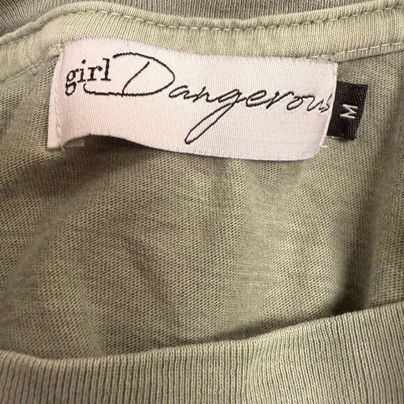 🌵 Girl Dangerous Western Graphic Tee | Size M - Picture 6 of 7